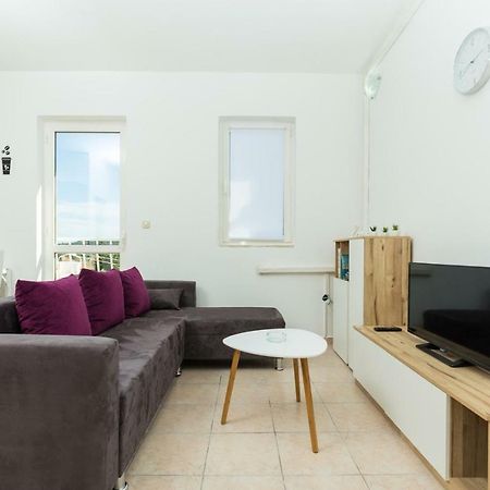 Apartment Kucera روفينج المظهر الخارجي الصورة