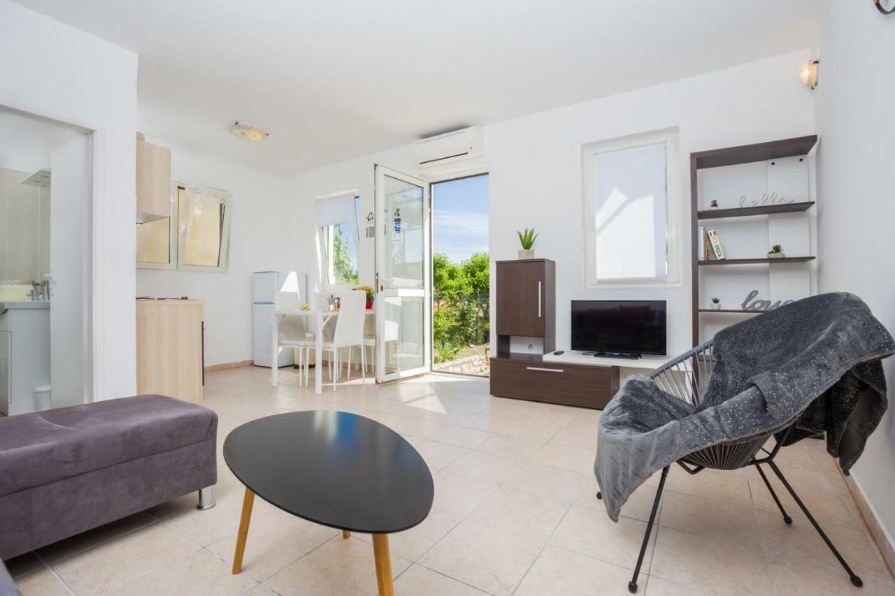 Apartment Kucera روفينج المظهر الخارجي الصورة
