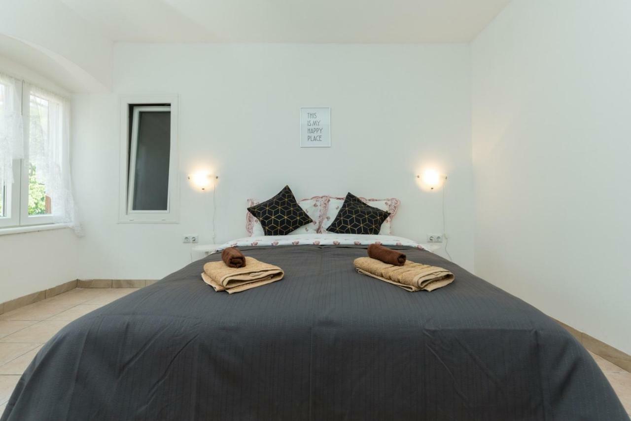 Apartment Kucera روفينج المظهر الخارجي الصورة