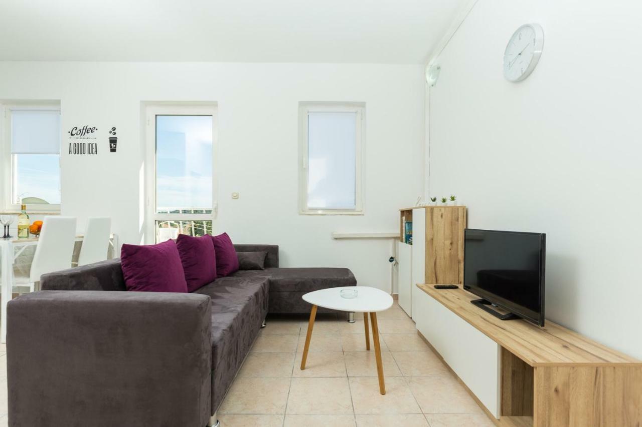 Apartment Kucera روفينج المظهر الخارجي الصورة